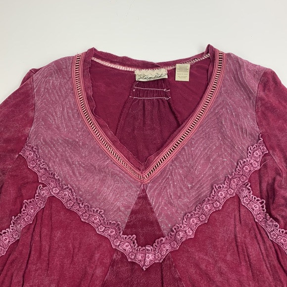 Gimmicks by Buckle Long sleeve pullover Distressed Top Size Small burgundy - Picture 2 of 11
